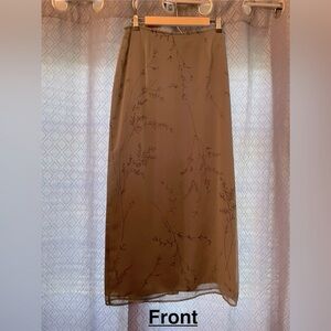 FullLength LinedSkirt-Express 
Size 11-12
Gray&Black FloralEmbroidery 
Good Cond